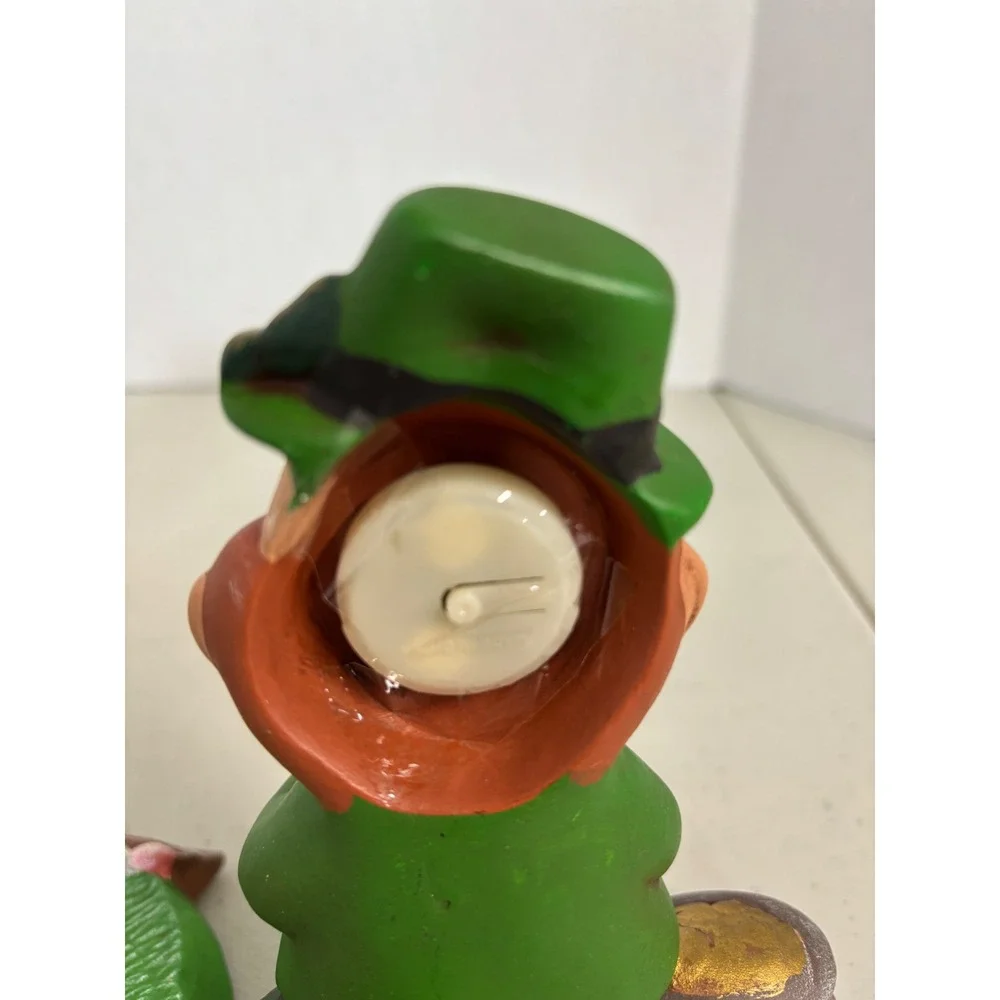 St Patricks Day Leprechaun Ceramic Figurine Set 3pc‎ Pot of Gold Shamrock